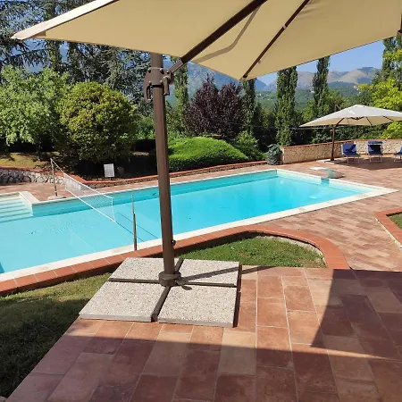 Abete Azzurro Con Piscina 度假居 *