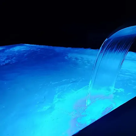 Abete Azzurro Con Piscina Casalvieri