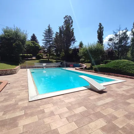 Abete Azzurro Con Piscina Casalvieri